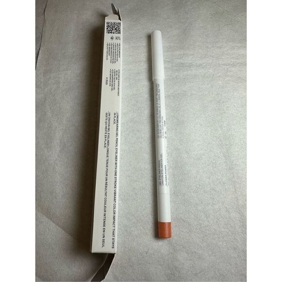 r.e.m. beauty At The Borderline Gel Eyeliner Pencil Color: flower power reddish - Picture 4 of 6